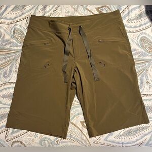 Athleta shorts NWOT